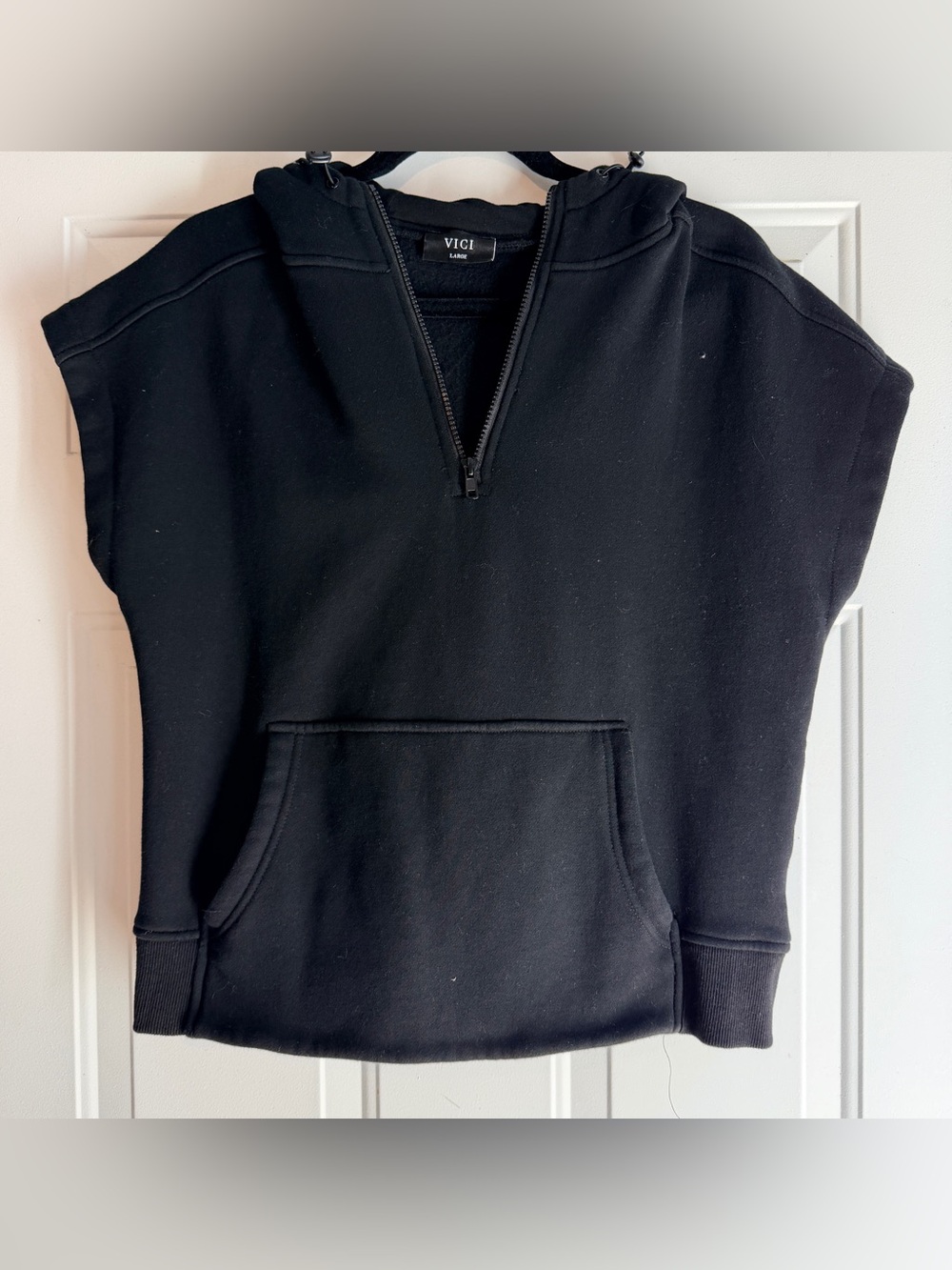 Vici black sleeveless hooded sweatshirt top size Large